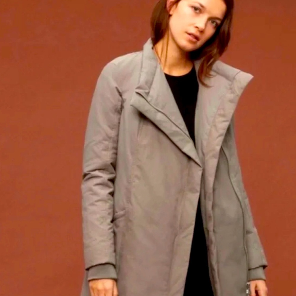 Aritzia Babaton Bowerman Jacket.  Color taupe. Size large